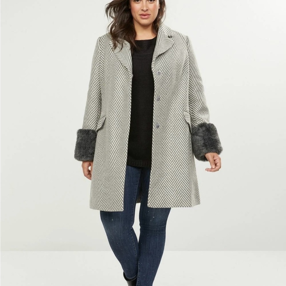 LANE BRYANT GRAY CLASSIC HERRINGBONE
COAT WITH FAUX FUR
CUFFS SZ 26/28